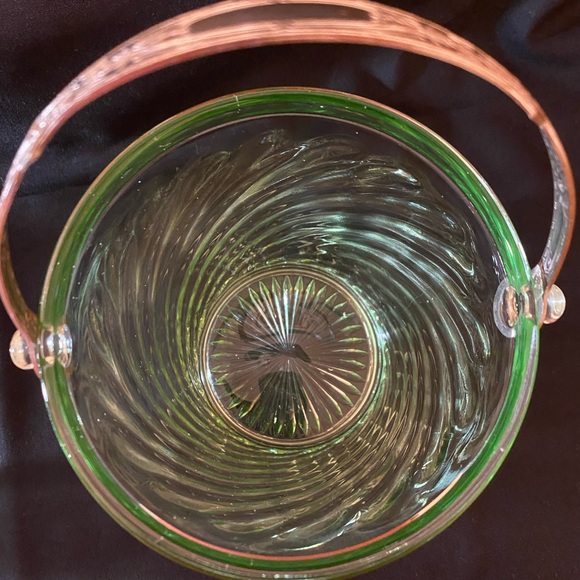 Green Vaseline Swirl Glass bucket - Picture 7 of 7